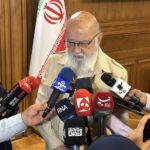 مهدی چمران در جمع خبرنگاران
